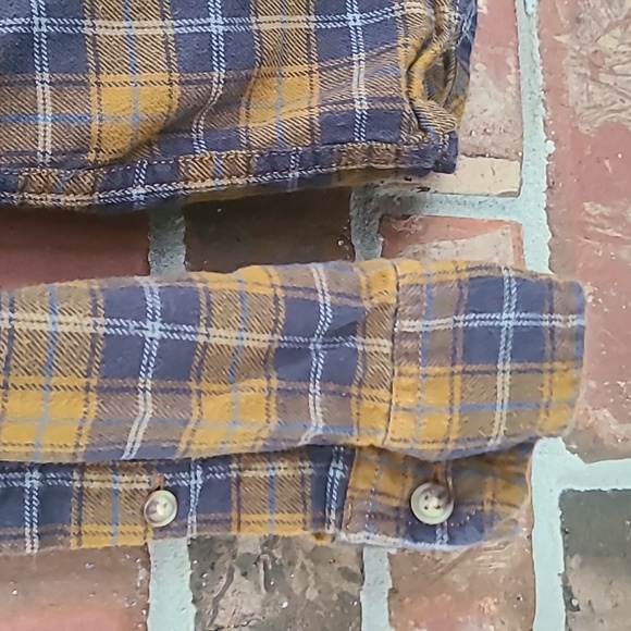 Red Ale flannel button down shirt - Picture 3 of 4